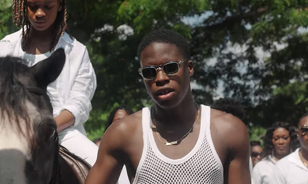 Daniel Caesar releases official video for "Cyanide: Remix" featuring Jamaican artist Koffee